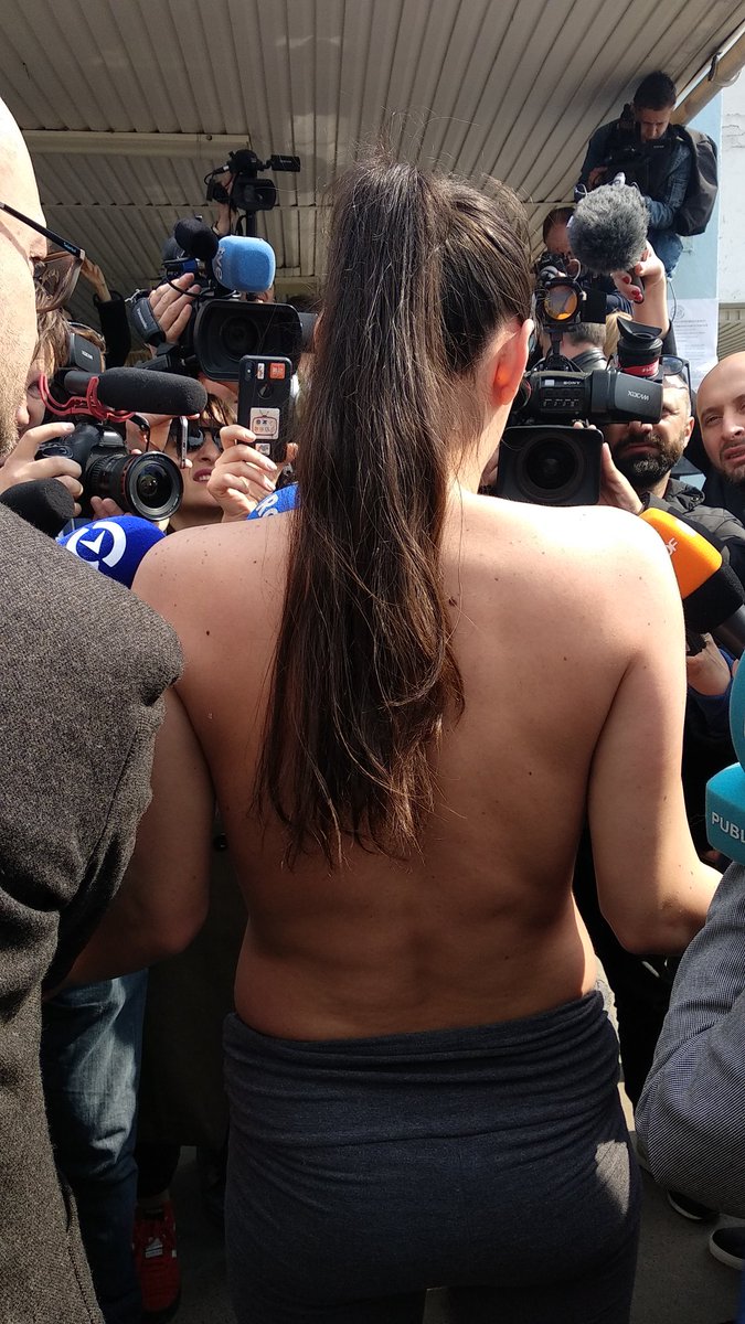 Зеленский проголосовал, его ждала голая девушка из Femen: фото