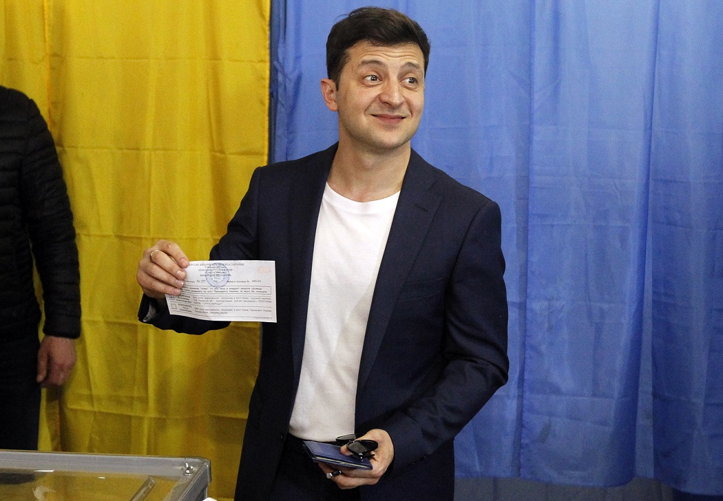 "За достойного": Зеленский голосовал с нарушением закона - видео