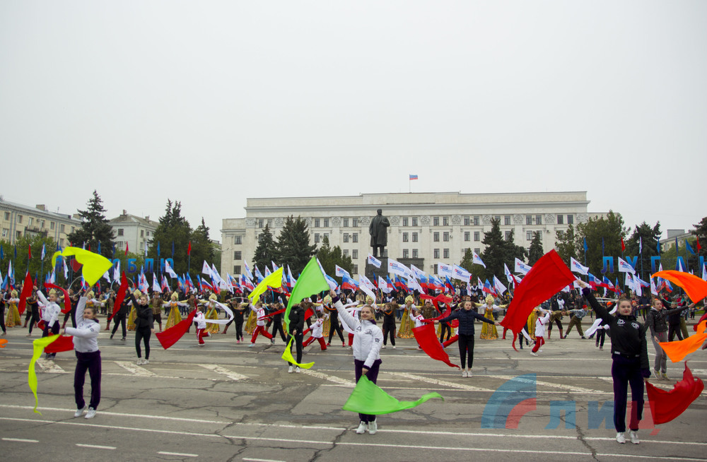 "Это настоящий совок": что происходит в Луганске накануне 9 мая