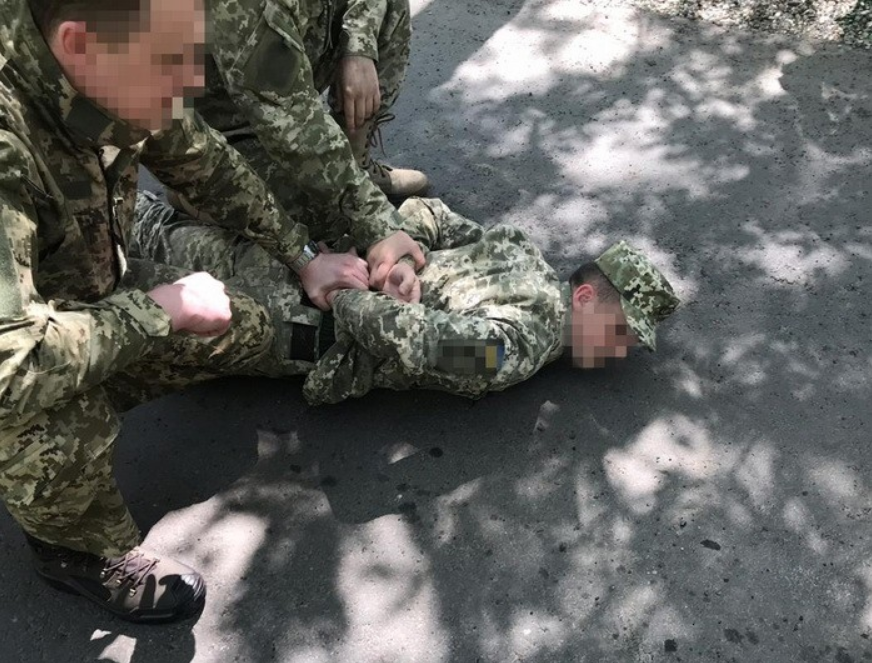 СБУ СБУ задержала в Донбассе командира подразделения ВСУ: фото