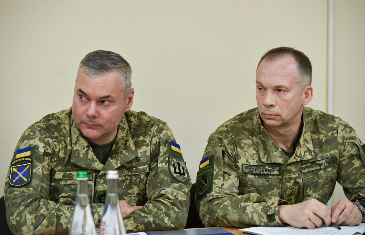 Порошенко сменил командующего ООС и приказал освободить Донбасс