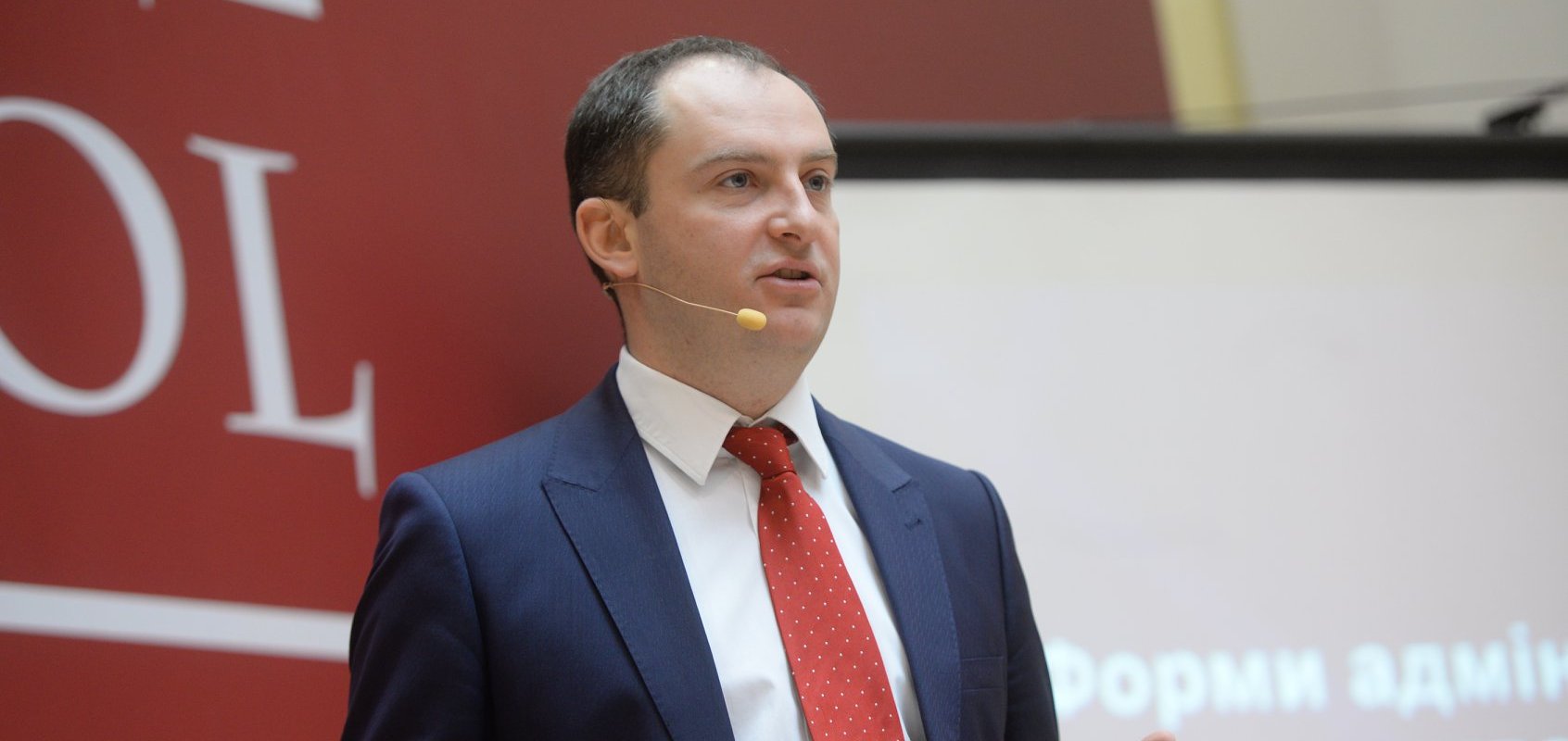 Сергей Верланов (фото - facebook.com/legalhighschool)