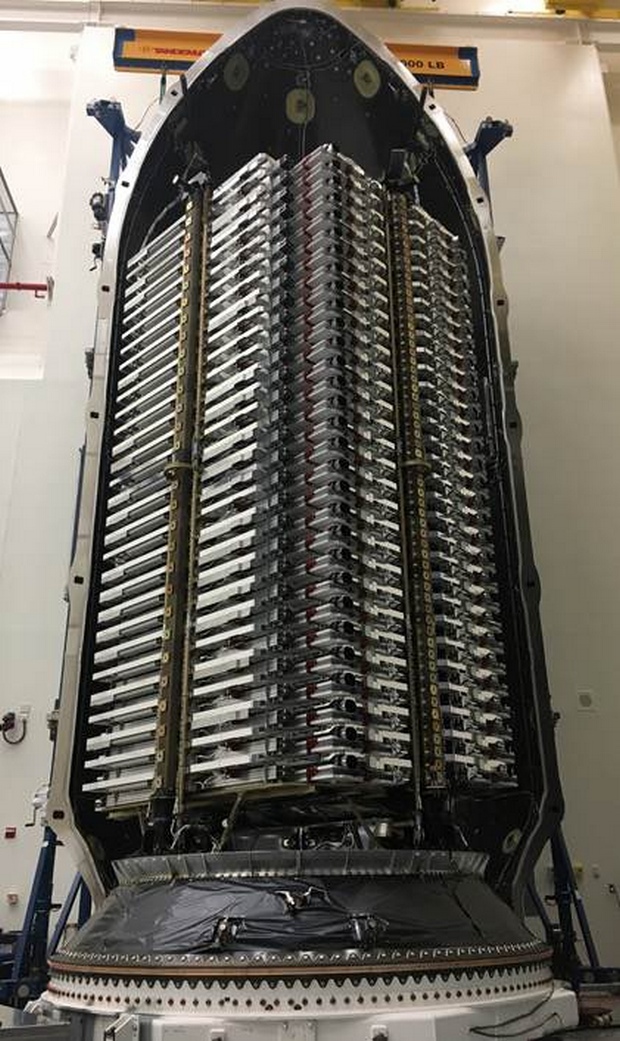 null SpaceX установили рекорд, запустив интернет-рой Starlink - видео