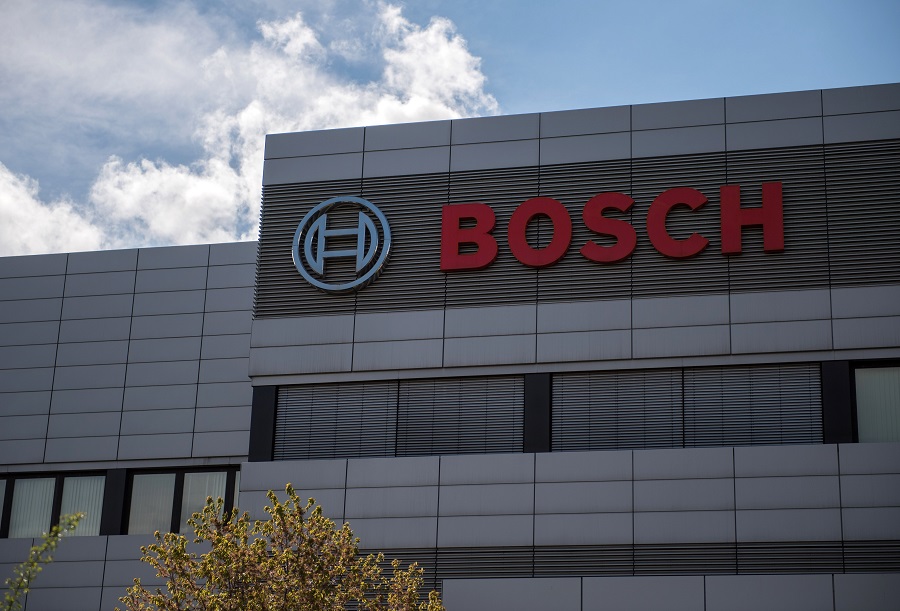 Бізнес-тиждень: колектори в законі, завод Bosch в Україні, втрати біткоїна, прибуток Косюка