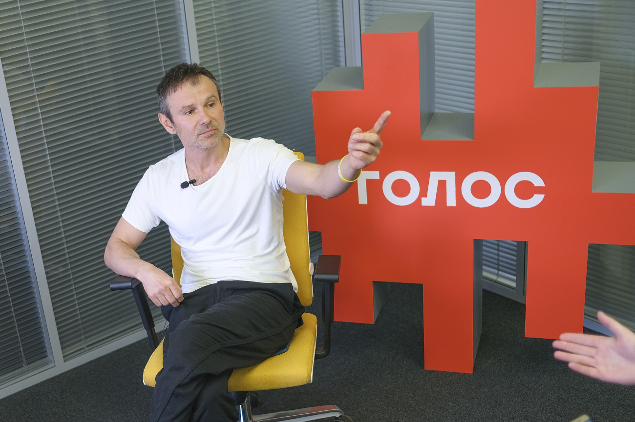 Вакарчук: "Если бы политики работали - этого интервью бы не было"