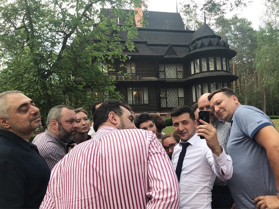 null Без пеньков, но с шаурмой. О чем Зеленский говорил с журналистами
