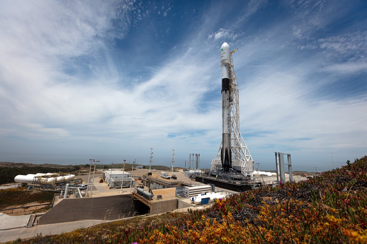 SpaceX запустили самый дорогостоящий груз в своей истории: видео
