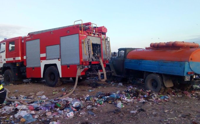 Под Ровно горит мусорный полигон: фото