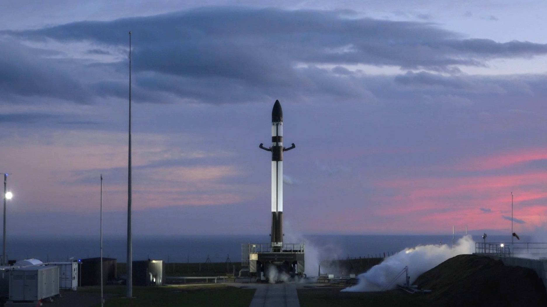 Старт ракеты Rocket Lab с пастбища в Новой Зеландии: видео