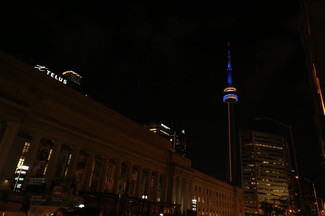В Канаде самое высокое здание подсветили в честь Украины: фото