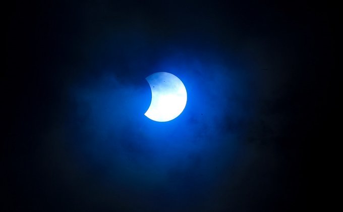 Полное солнечное затмение: как прошло космическое шоу - фото