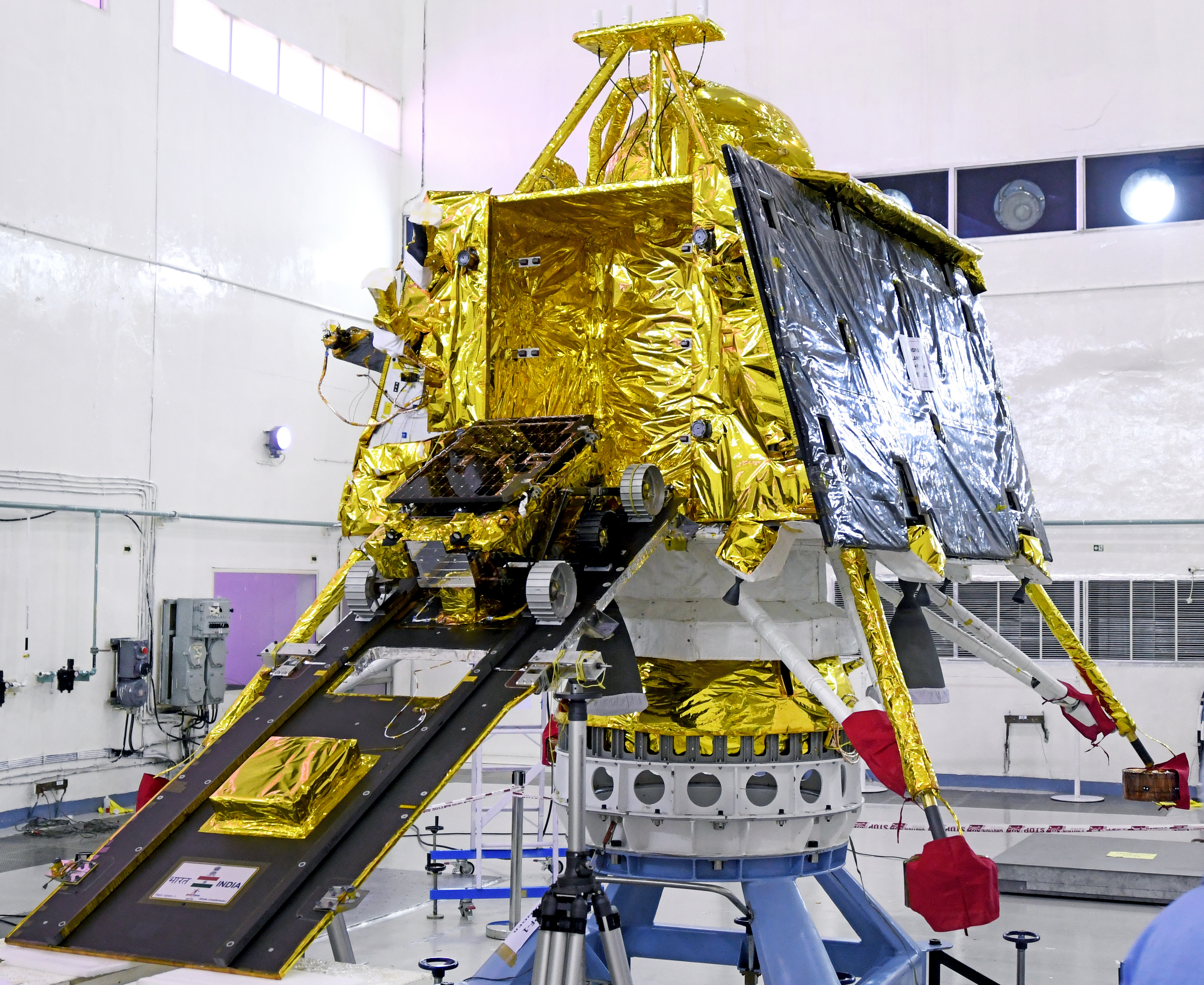 Индия отправила луноход на юг спутника Земли: видео
