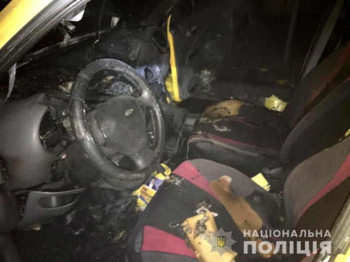 В Ровно ночью сгорел автомобиль кандидата в депутаты от Свободы