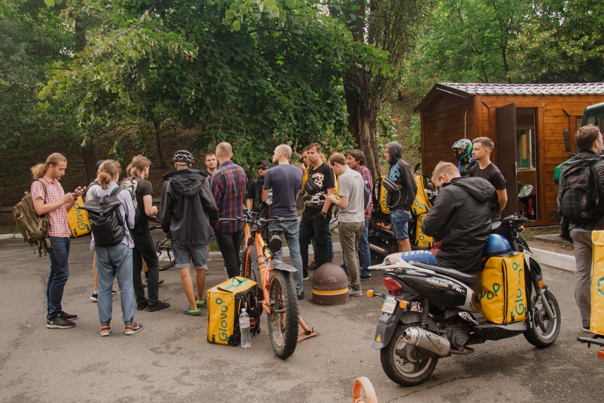 Митинг курьеров Glovo и ответ компании: видео