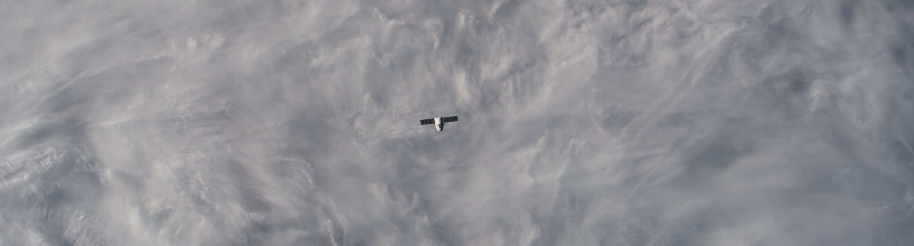 SpaceX запустили на орбиту паровую машину: видео всего процесса