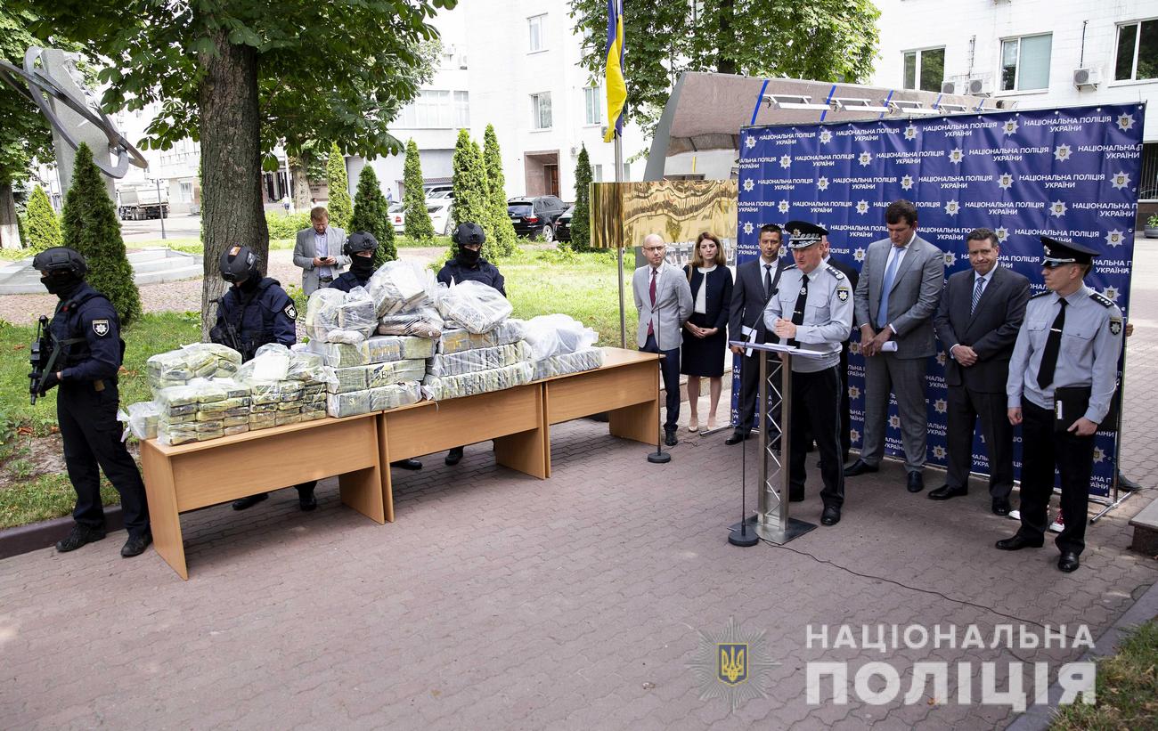 Громкое дело о 400 кг кокаина: трое подозреваемых уже на свободе