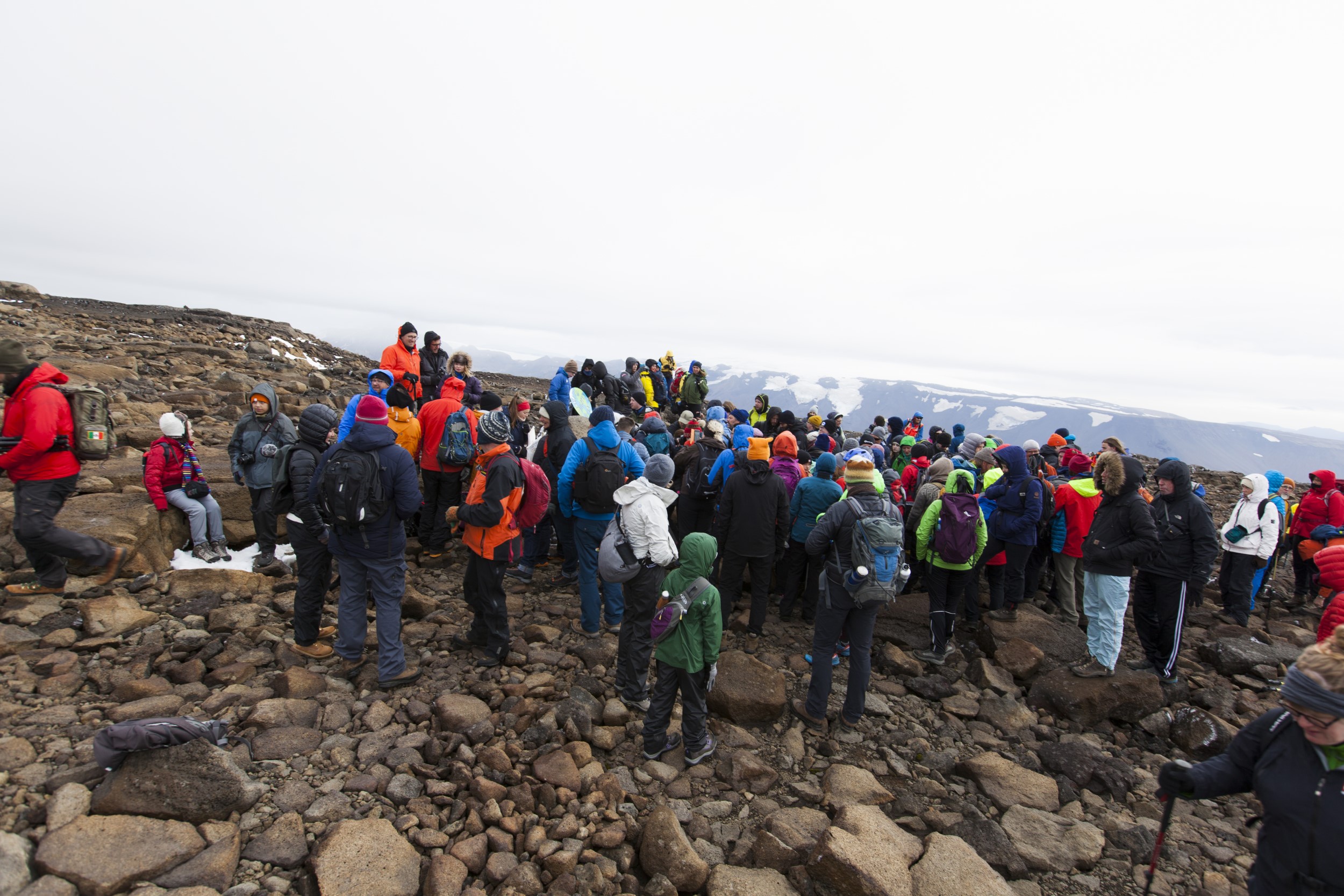 В Исландии леднику устроили похороны: фото и видео