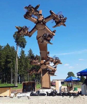Фото: 9GAG В Германии закрыли аттракцион в форме свастики: фото, видео