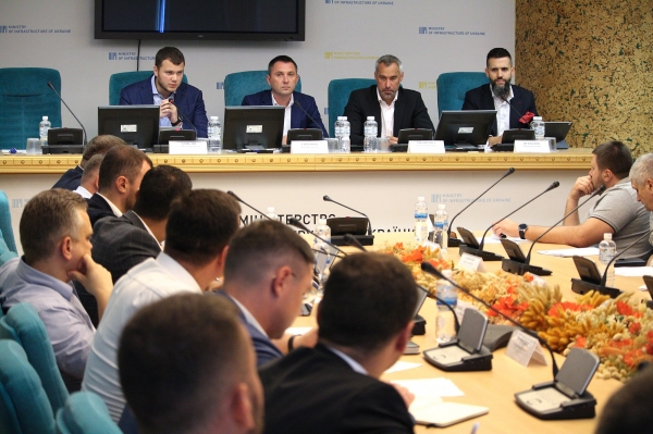 Для разработки нового законопроекта по евробляхам создали рабочую группу (Фото: пресс-служба Мининфраструктуры)