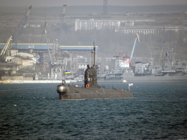 РФ уничтожит захваченную в Крыму украинскую подлодку: фото