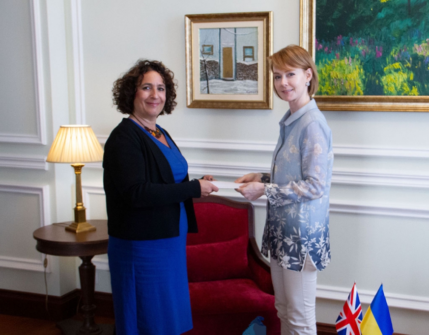 В Украине новая посол Великобритании: кто она, фото
