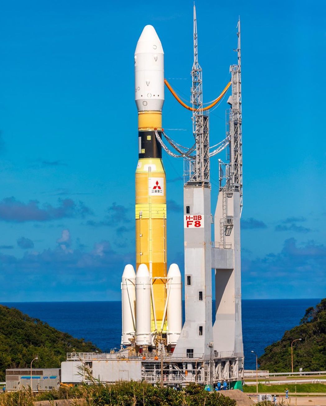 Запуск ракеты с "самого красивого в мире" космодрома: трансляция