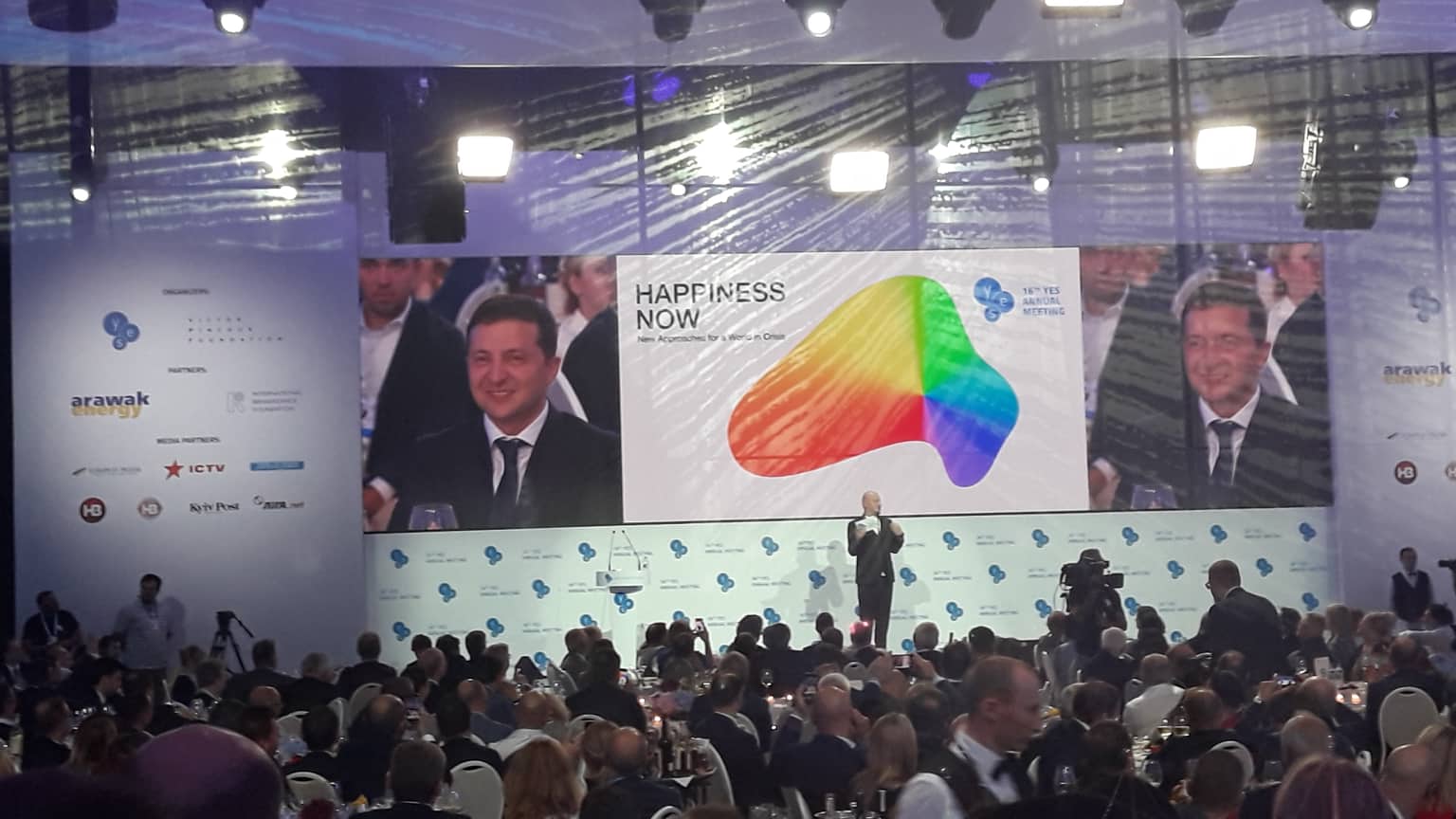 Квартал 95 выступил перед Зеленским на форуме Пинчука: фото | Новости ...