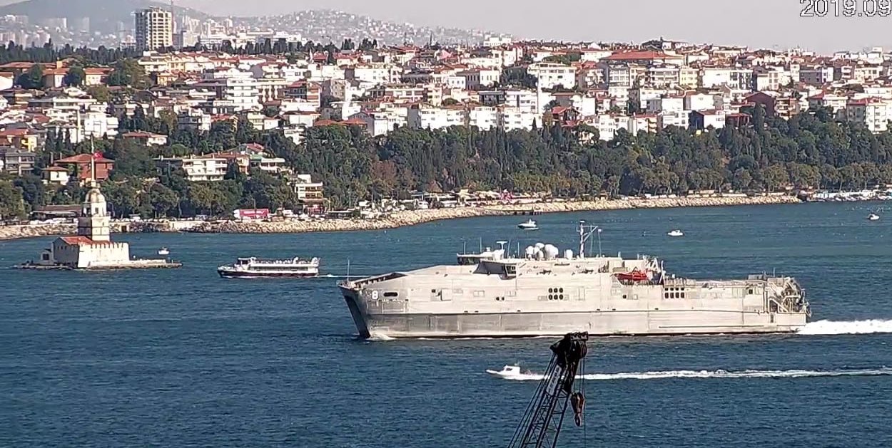 Фото: Yörük Işık / Twitter Корабль ВМС США - в Черном море. За ним наблюдает флот РФ: видео