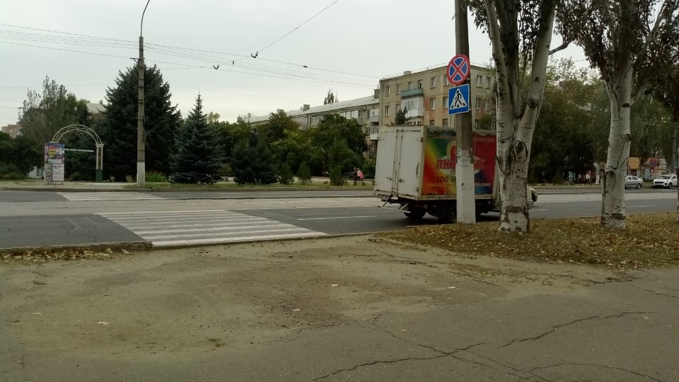 На улицах Луганска стало меньше военной техники боевиков: фото