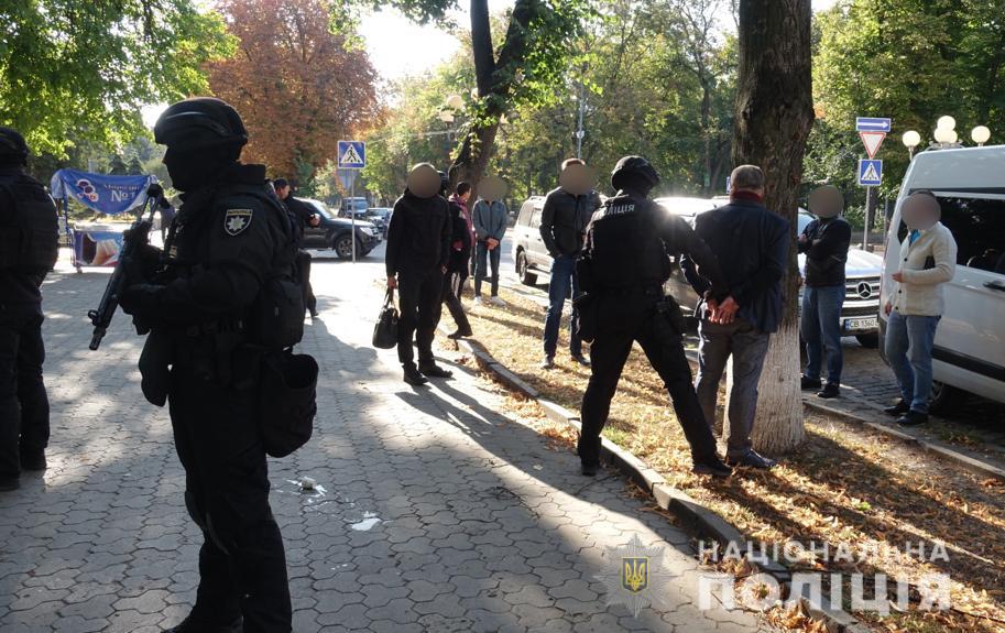 11 Полиция задержала главаря и членов крупной ОПГ: фото и видео