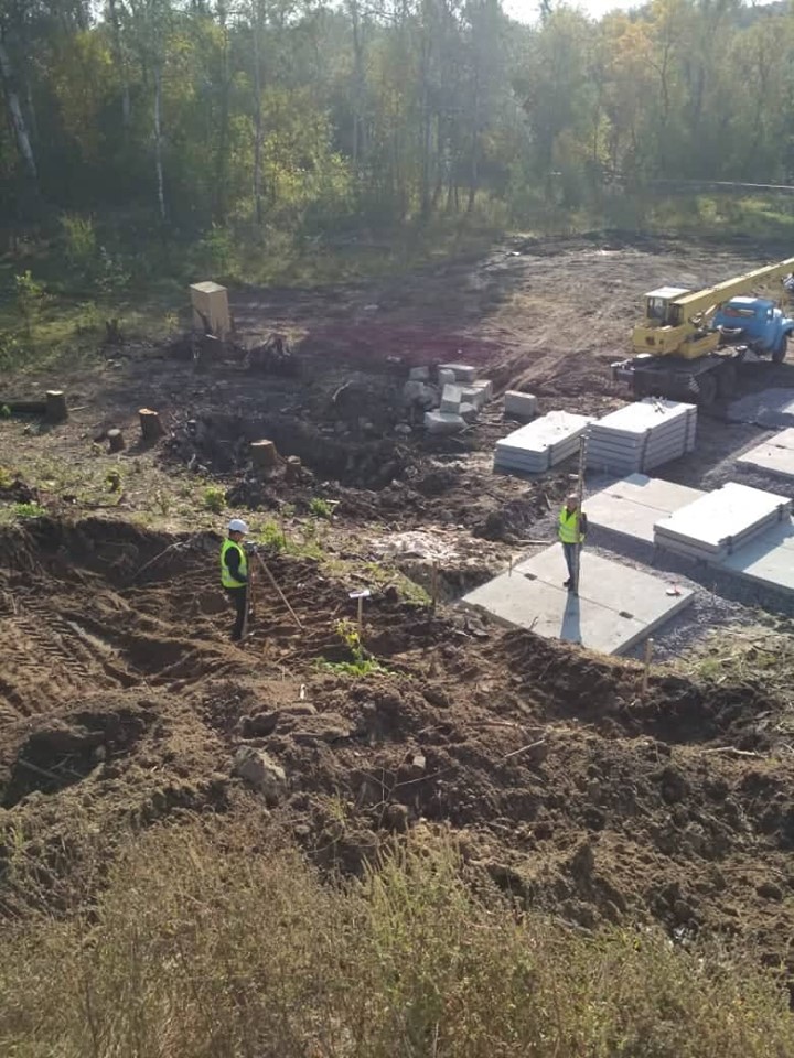Вместе с ГСЧС. В Станице Луганской строят временный мост: фото