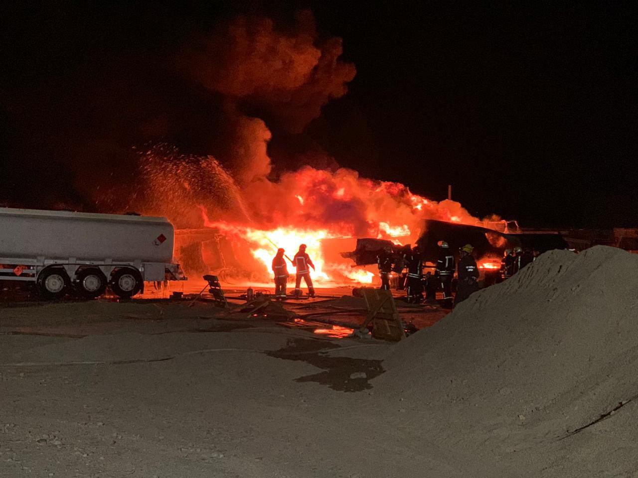 Масштабный пожар в Киеве: спасатели объяснили, что горело - фото