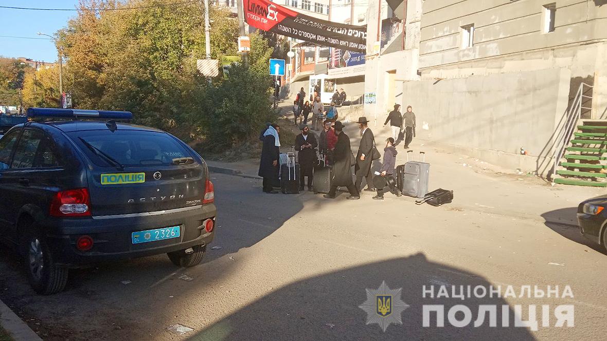 Паломники-хасиды организованно покидают Умань - Нацполиция