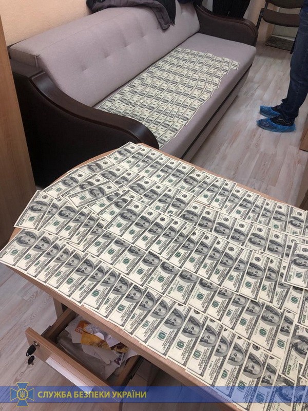 Фото 2 - пресс-служба СБУ $20 000 за пересадку печени. СБУ взяла врача на взятке: фото