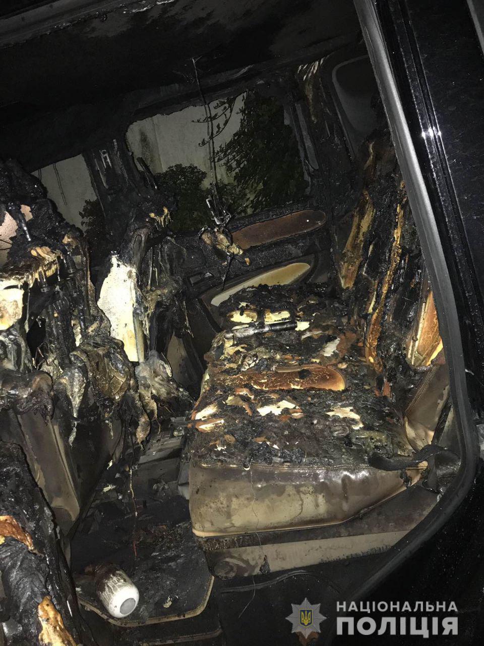 3 В Ровенской области депутату облсовета сожгли элитное авто: фото