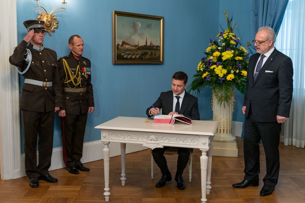 (Фото 3 - пресс-служба Офиса президента)