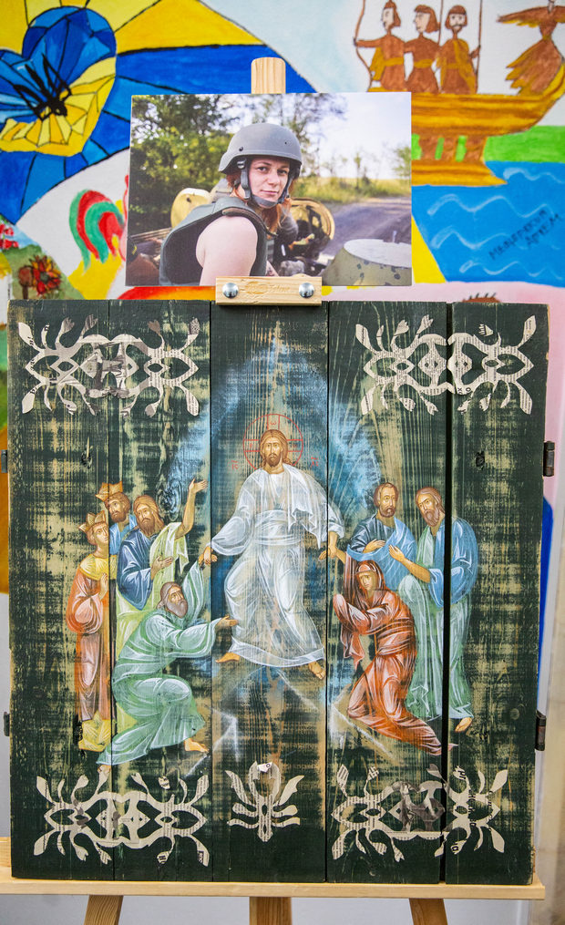На Банковой открыли религиозно-военную выставку - фото
