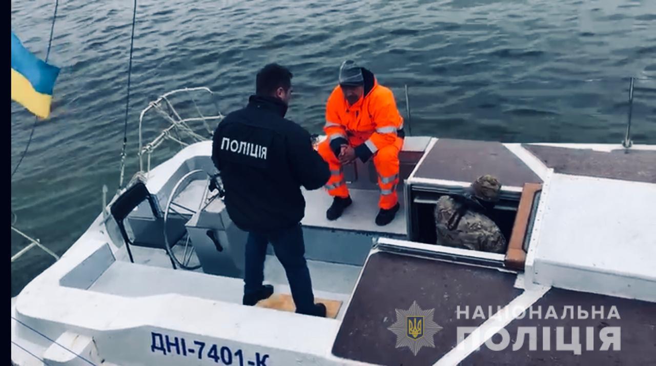 Фото 2 - пресс-служба НПУ Полиция разоблачила ОПГ, переправлявшую мигрантов в ЕС: видео