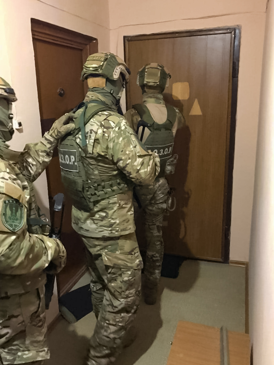 Фото 7 - пресс-служба ГПСУ Полиция разоблачила ОПГ, переправлявшую мигрантов в ЕС: видео