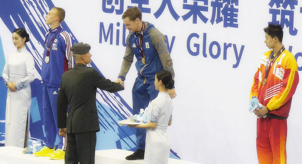 Пловец ВСУ завоевал золото на Всемирных играх военных в Китае