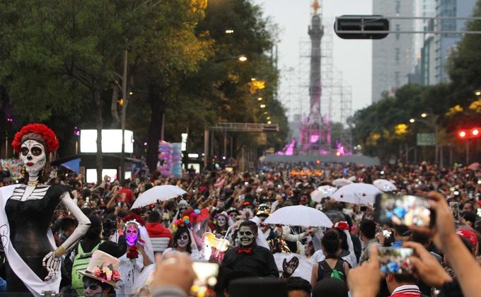 Жутко красиво. Как проходил День мертвых в Мексике - фоторепортаж