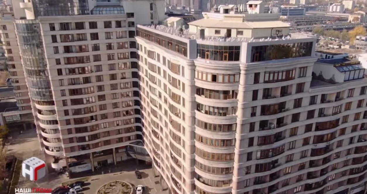BIHUS info: Прокурор достроил в столичном ЖК целый этаж - видео