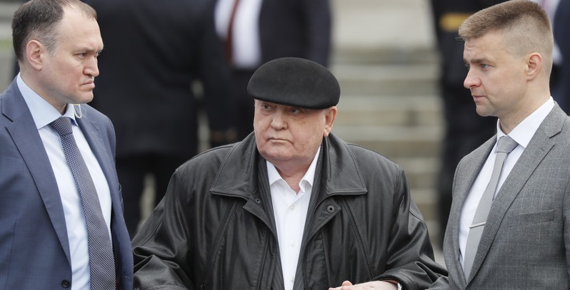 Почему Горбачев — враг Запада, США готовили партизан к войне с РФ. Обзор западных медиа - Фото