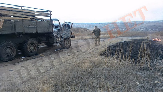 На Донбассе боевики обстреляли грузовик с военными: фото