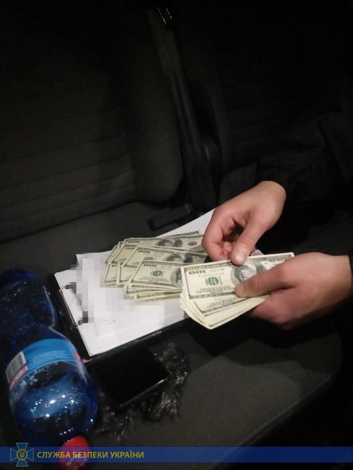 СБУ задержала прокурора на вымогательстве $10 000: фото