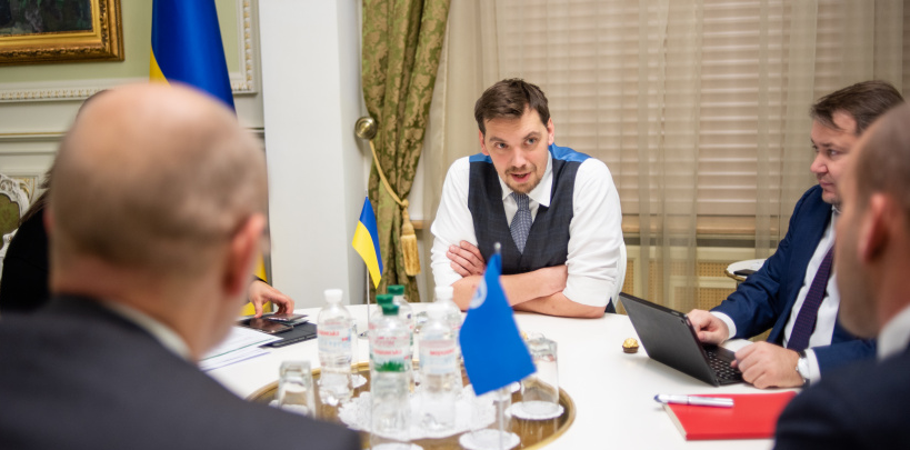 (Не) віддати ПриватБанк Коломойському. Як Кабмін, НБУ і МВФ захищатимуть банк від олігарха