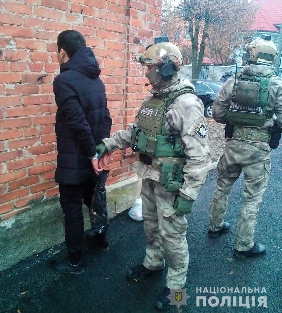 Фото - пресс-служба НПУ КОРД "взял" бойца ИГИЛ: его разыскивали за убийство - фото