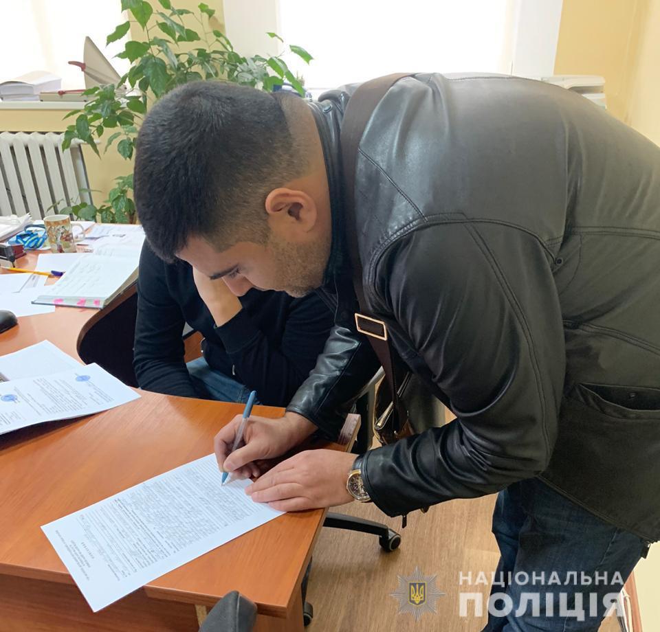 Фото 3 - пресс-служба Нацполиции Полиция задержала "вора в законе" "Тенго Гальского": видео, фото