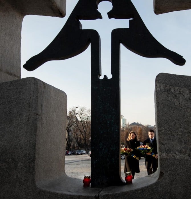 Фото: пресс-служба Офиса президента День памяти жертв Голодомора: по всей стране зажигают свечи