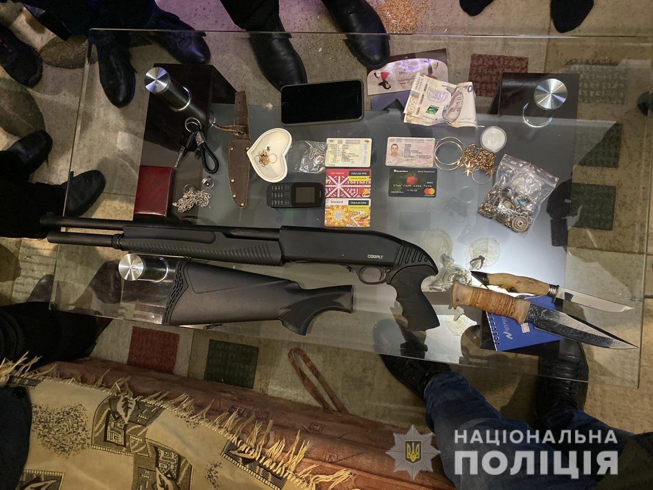 В Запорожье с БТРом задерживали банду: видео штурма